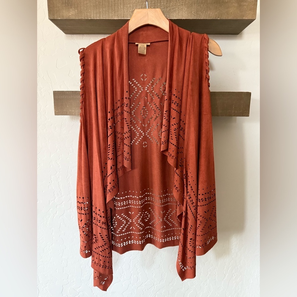 Wrangler|Sleeveless Rust Cardigan vest with Open Front & lazer cut eyelet detail